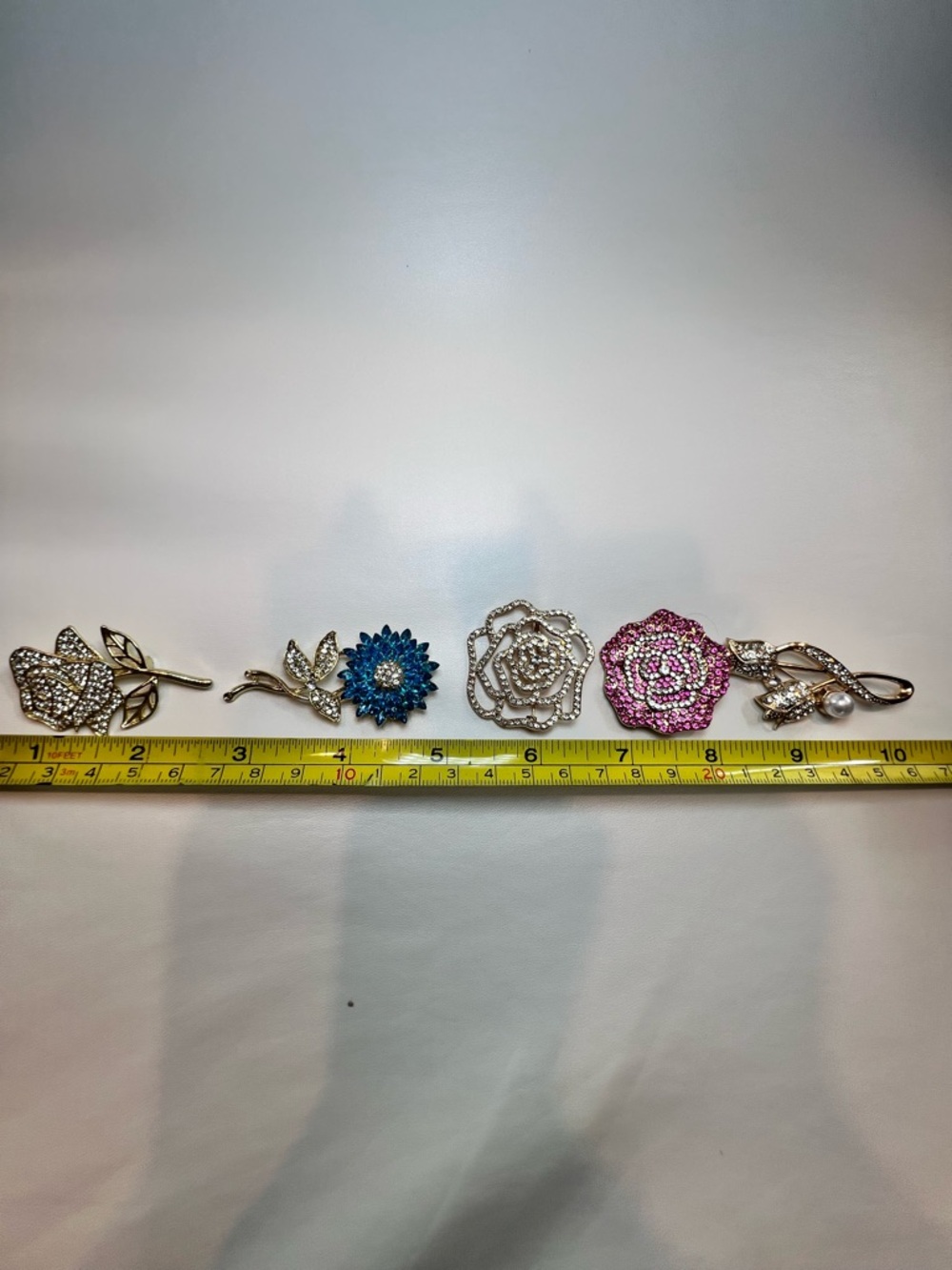 BUNDLE LOT summer Floral gold tone rhinestones brooches 5 pcs all Brand new - Picture 9 of 9